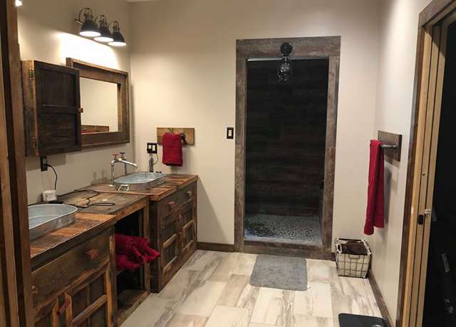 Barn Wood Bathroom Fixtures